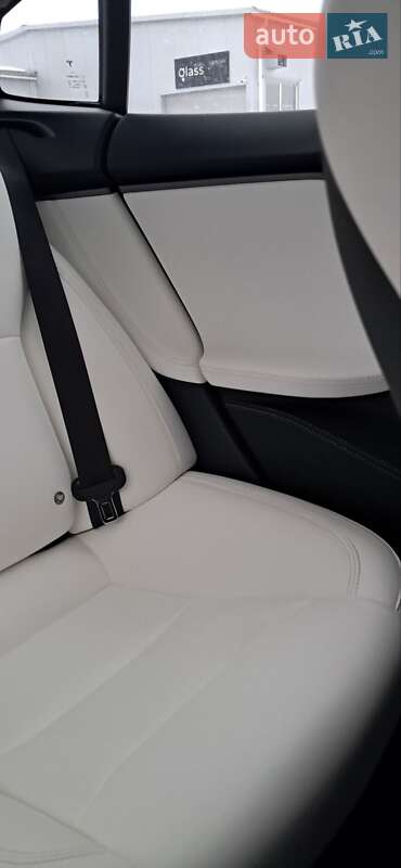 Ліфтбек Tesla Model S 2019 в Львові фото 54 Ліфтбек Tesla Model S 2019 в Львові