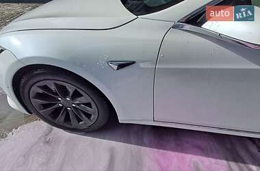 Лифтбек Tesla Model S 2019 в Львове