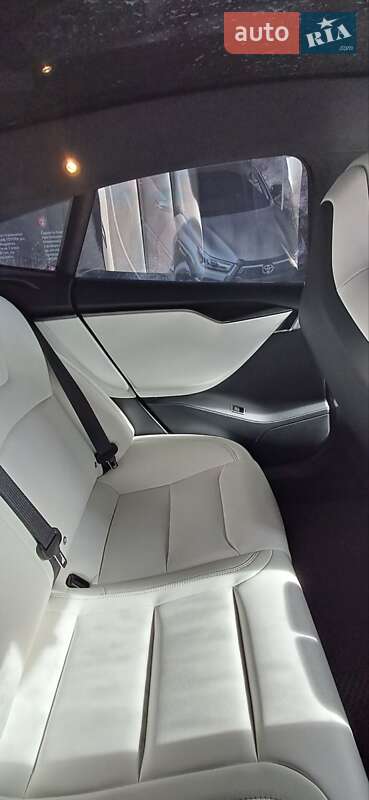 Ліфтбек Tesla Model S 2019 в Львові фото 16 Ліфтбек Tesla Model S 2019 в Львові