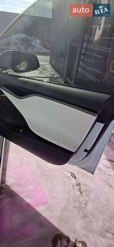 Ліфтбек Tesla Model S 2019 в Львові фото 21 Ліфтбек Tesla Model S 2019 в Львові