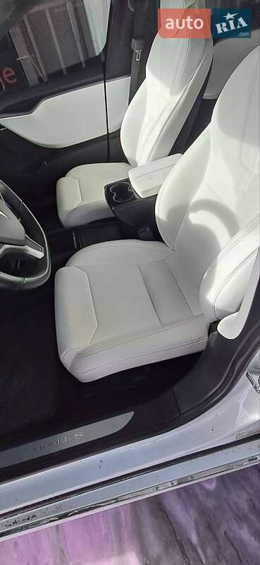 Ліфтбек Tesla Model S 2019 в Львові фото 26 Ліфтбек Tesla Model S 2019 в Львові