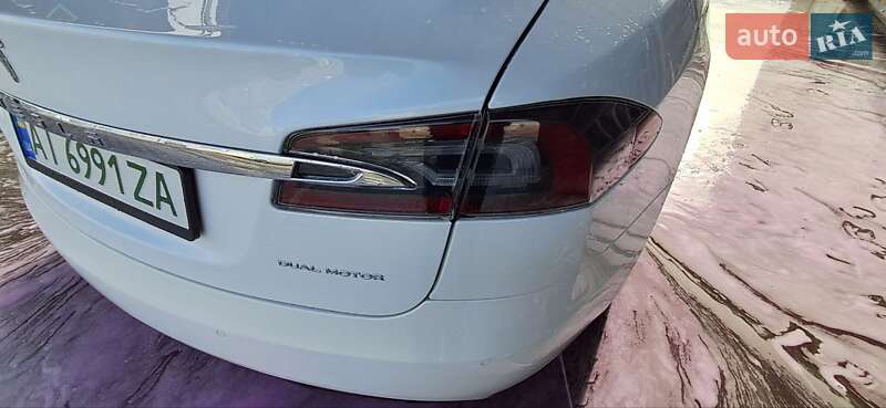Ліфтбек Tesla Model S 2019 в Львові фото 36 Ліфтбек Tesla Model S 2019 в Львові