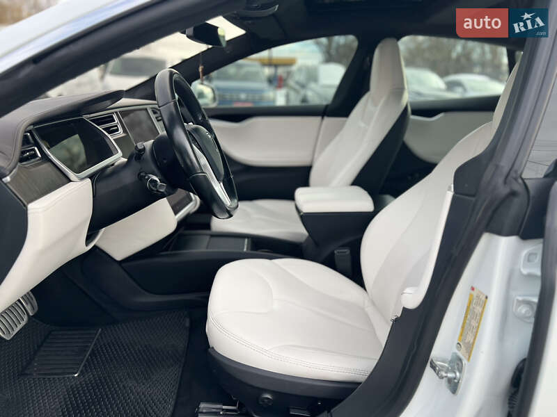 Ліфтбек Tesla Model S 2013 в Луцьку