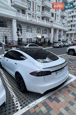 Лифтбек Tesla Model S 2021 в Киеве
