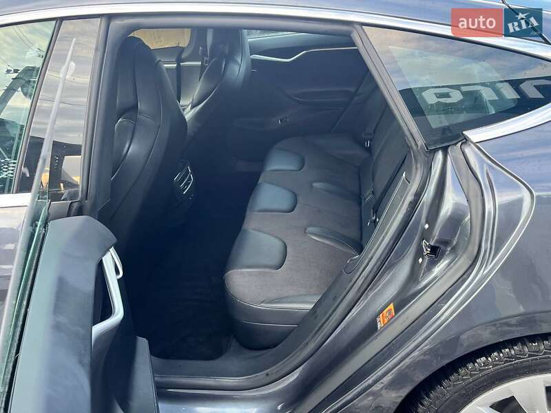 Лифтбек Tesla Model S 2017 в Луцке фото 18 Лифтбек Tesla Model S 2017 в Луцке