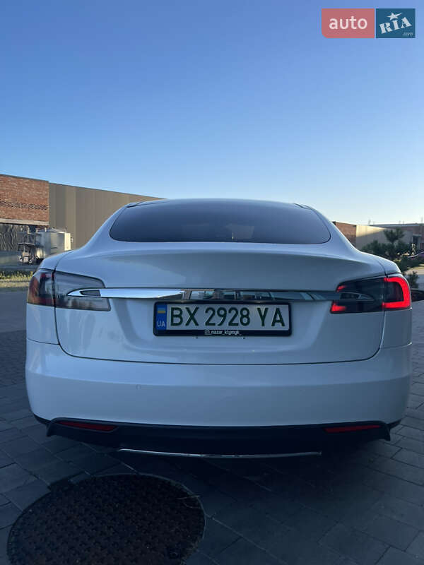 Ліфтбек Tesla Model S 2016 в Хмельницькому