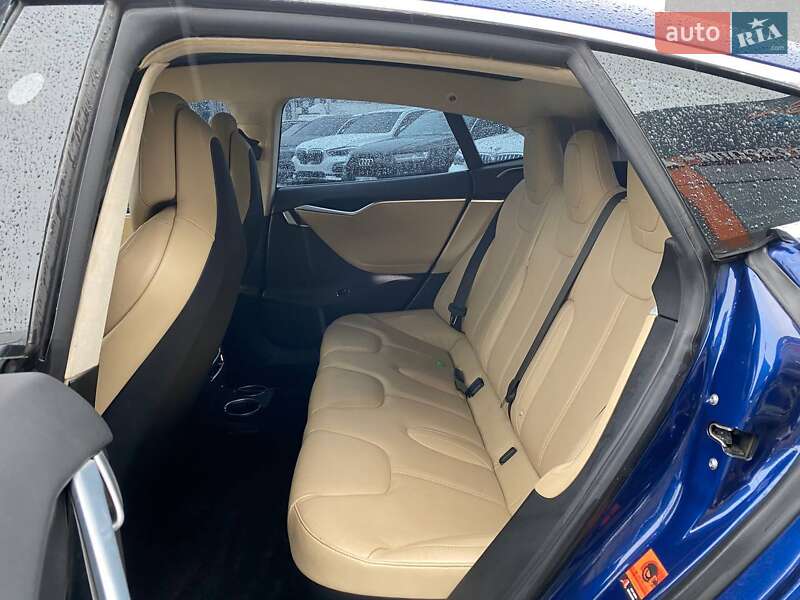 Лифтбек Tesla Model S 2017 в Львове фото 17 Лифтбек Tesla Model S 2017 в Львове