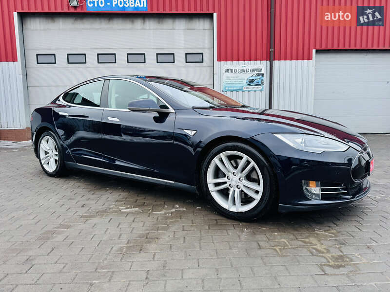 Лифтбек Tesla Model S 2015 в Ровно фото 9 Лифтбек Tesla Model S 2015 в Ровно