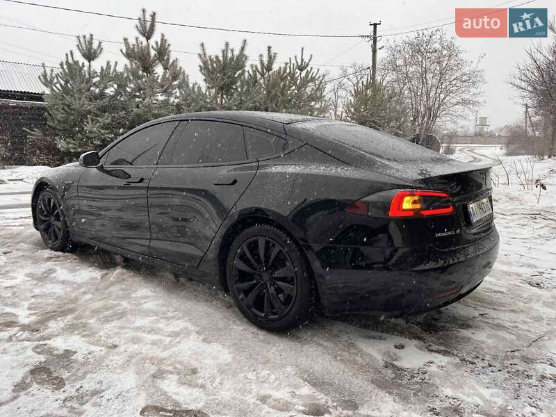 Лифтбек Tesla Model S 2016 в Киеве фото 6 Лифтбек Tesla Model S 2016 в Киеве