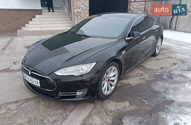 Лифтбек Tesla Model S 2014 в Ромнах