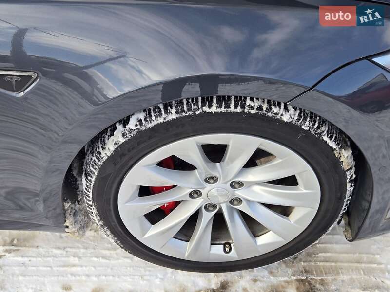 Лифтбек Tesla Model S 2016 в Киеве фото 8 Лифтбек Tesla Model S 2016 в Киеве