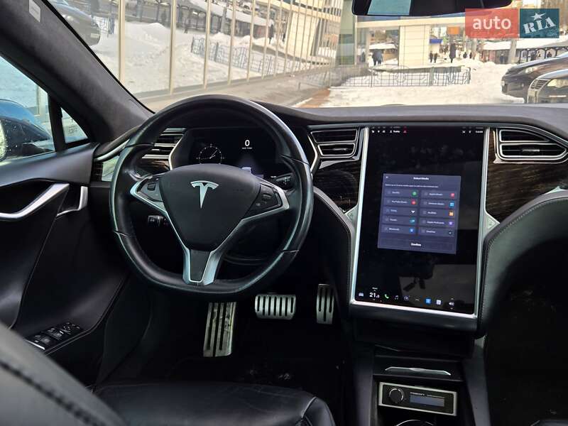 Лифтбек Tesla Model S 2016 в Киеве фото 22 Лифтбек Tesla Model S 2016 в Киеве