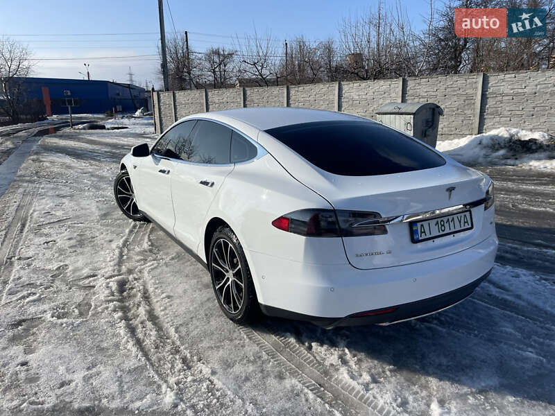 Лифтбек Tesla Model S 2014 в Фастове