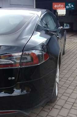Лифтбек Tesla Model S 2014 в Дрогобыче