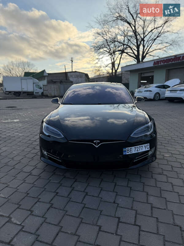 Лифтбек Tesla Model S 2018 в Николаеве