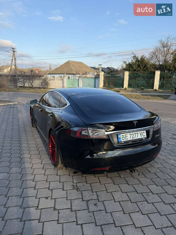 Лифтбек Tesla Model S 2018 в Николаеве