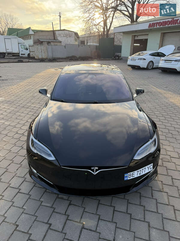 Лифтбек Tesla Model S 2018 в Николаеве