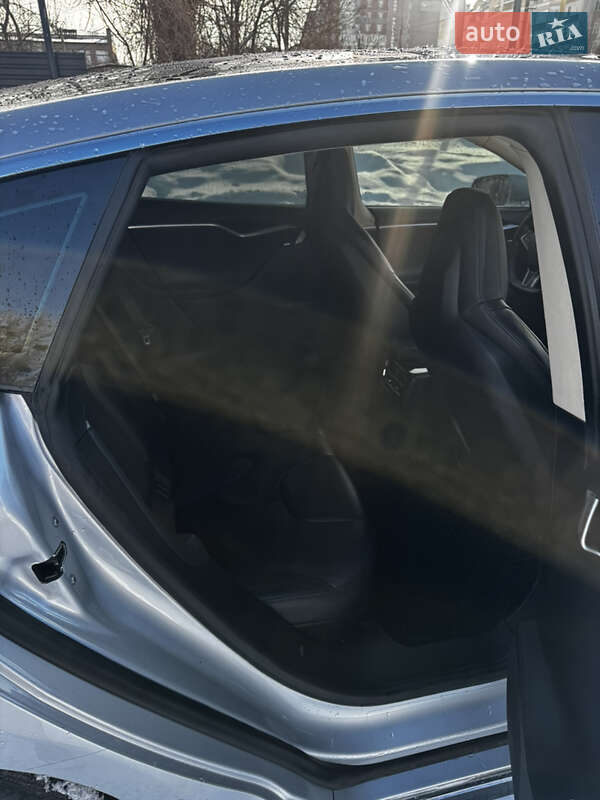 Лифтбек Tesla Model S 2013 в Ивано-Франковске