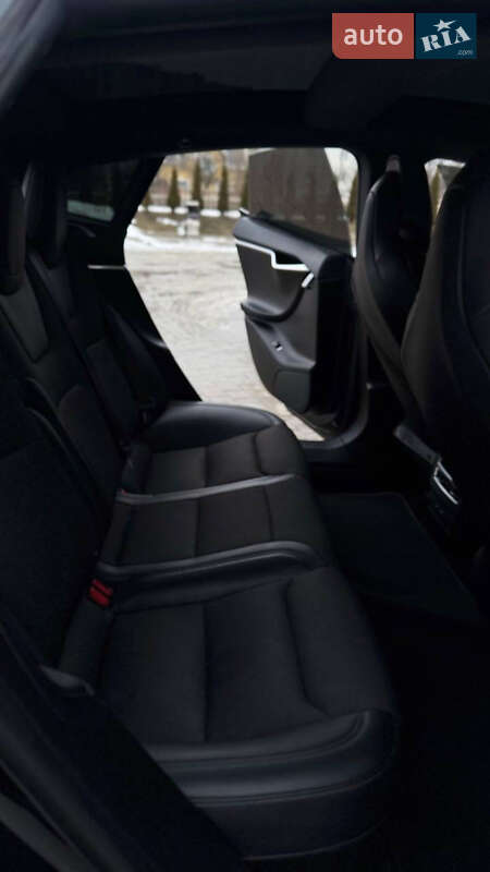 Лифтбек Tesla Model S 2017 в Трускавце фото 92 Лифтбек Tesla Model S 2017 в Трускавце