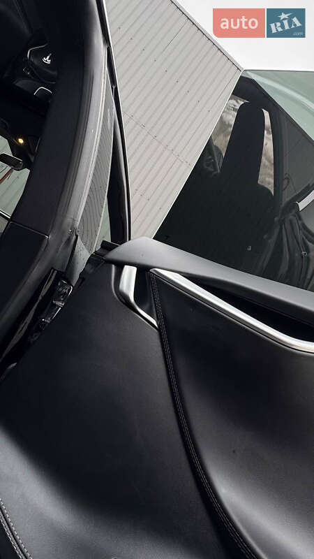 Лифтбек Tesla Model S 2017 в Трускавце фото 100 Лифтбек Tesla Model S 2017 в Трускавце