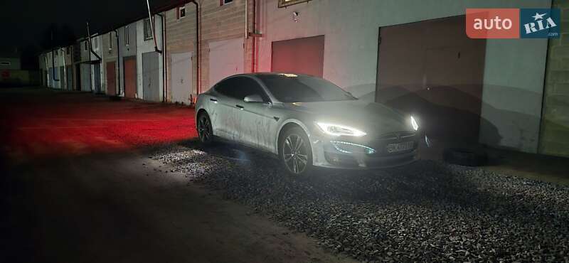 Ліфтбек Tesla Model S 2015 в Рівному фото 3 Ліфтбек Tesla Model S 2015 в Рівному