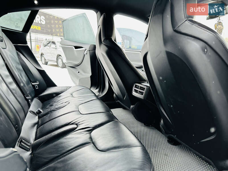 Ліфтбек Tesla Model S 2014 в Харкові