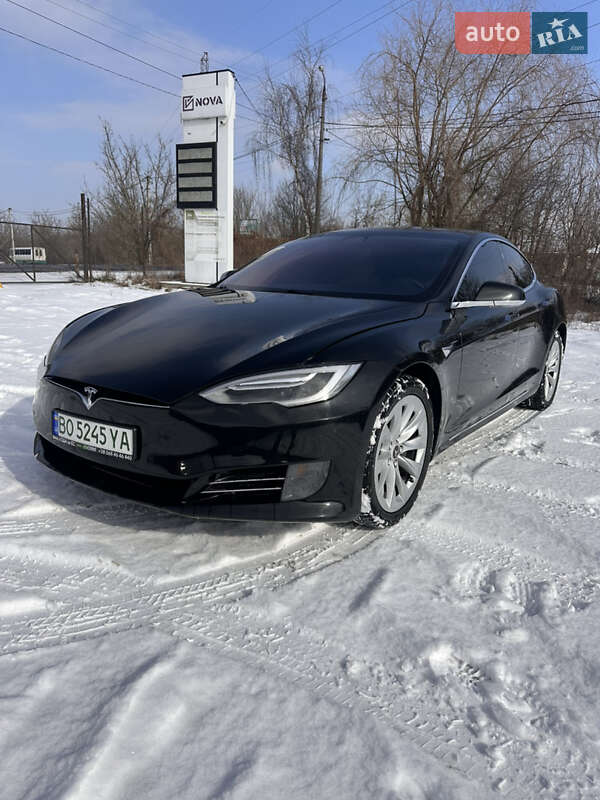 Лифтбек Tesla Model S 2017 в Черновцах фото 2 Лифтбек Tesla Model S 2017 в Черновцах
