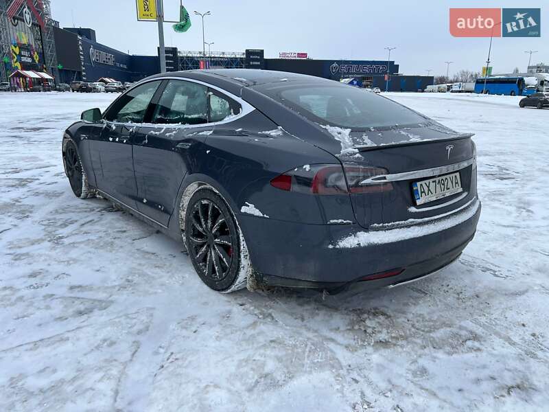 Лифтбек Tesla Model S 2014 в Ахтырке