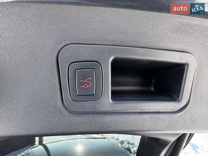 Лифтбек Tesla Model S 2018 в Ровно фото 16 Лифтбек Tesla Model S 2018 в Ровно