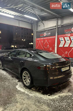 Лифтбек Tesla Model S 2017 в Киеве