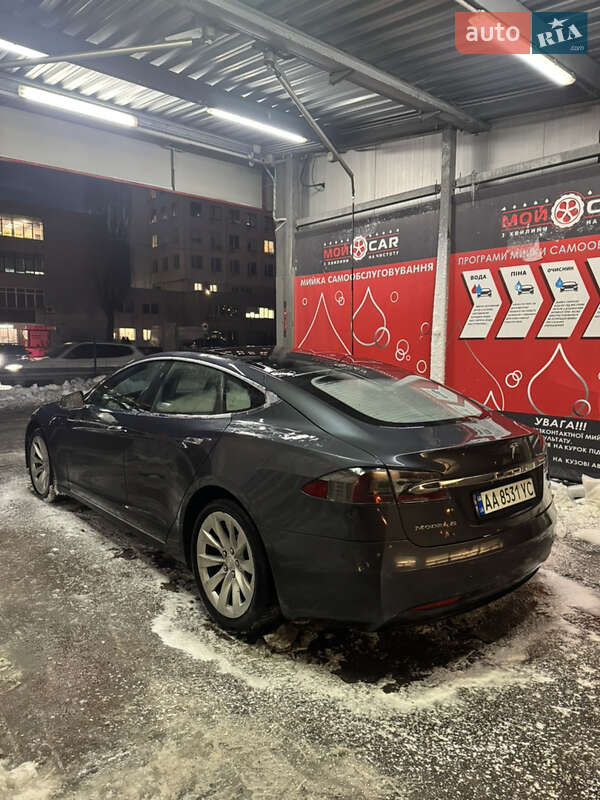 Лифтбек Tesla Model S 2017 в Киеве