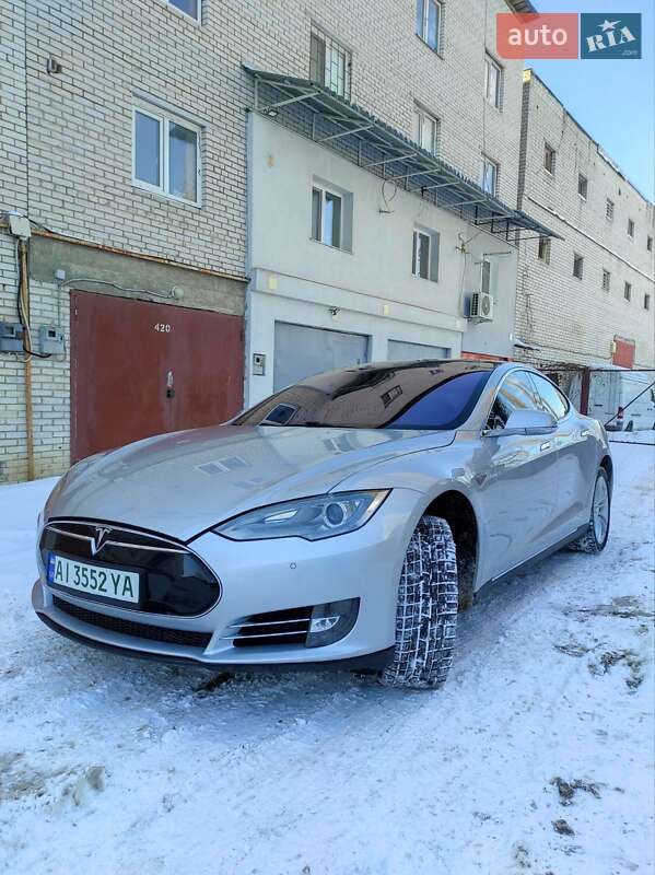 Ліфтбек Tesla Model S 2013 в Києві