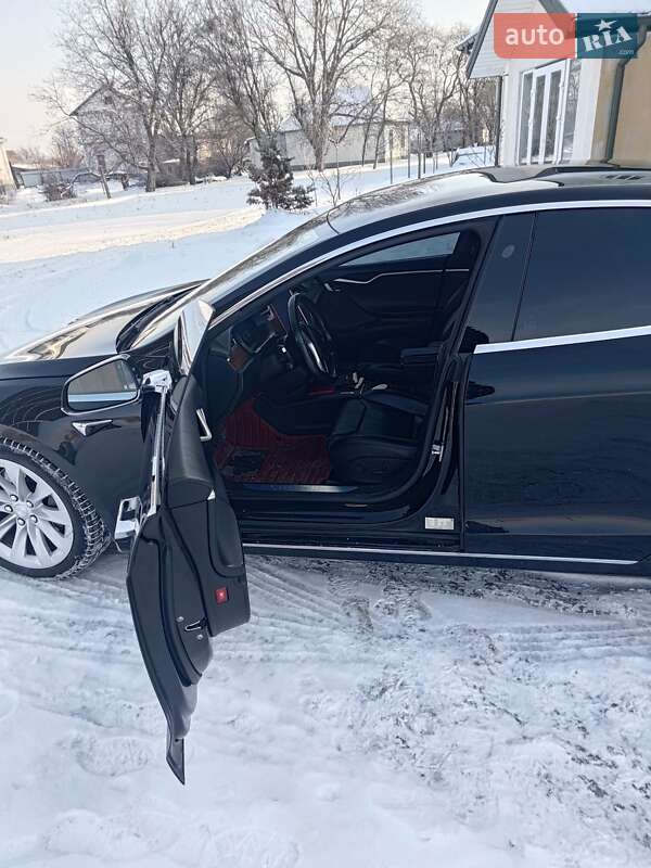 Ліфтбек Tesla Model S 2017 в Києві фото 3 Ліфтбек Tesla Model S 2017 в Києві