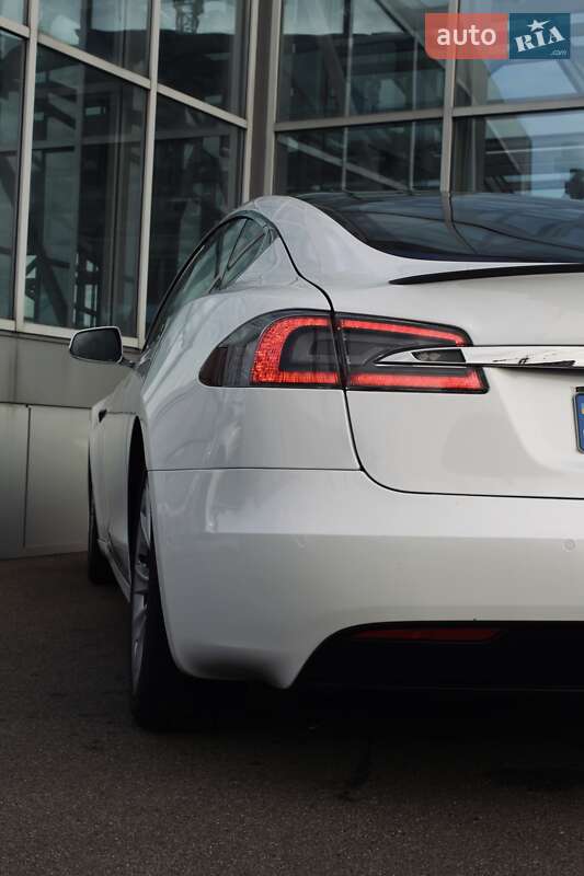 Ліфтбек Tesla Model S 2019 в Києві