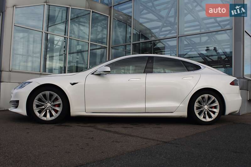Ліфтбек Tesla Model S 2019 в Києві