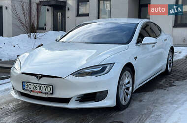 Лифтбек Tesla Model S 2016 в Львове