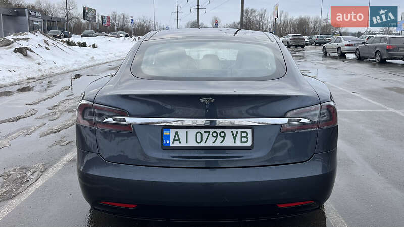 Ліфтбек Tesla Model S 2016 в Бучі