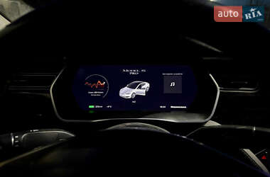 Лифтбек Tesla Model S 2016 в Львове
