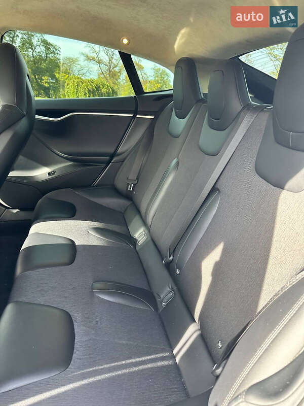 Лифтбек Tesla Model S 2016 в Одессе