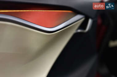 Лифтбек Tesla Model S 2019 в Николаеве