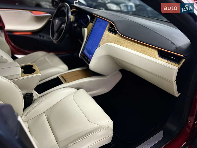 Лифтбек Tesla Model S 2019 в Николаеве фото 26 Лифтбек Tesla Model S 2019 в Николаеве