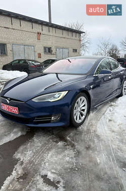 Лифтбек Tesla Model S 2018 в Ровно