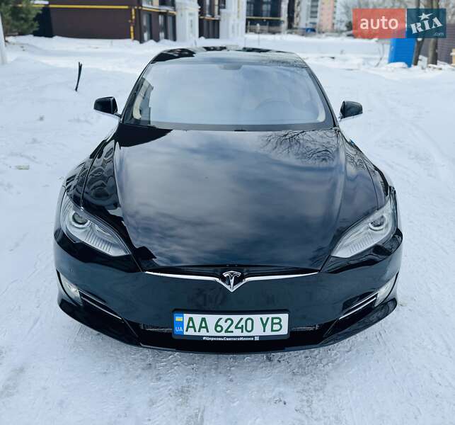 Tesla Model S 2014