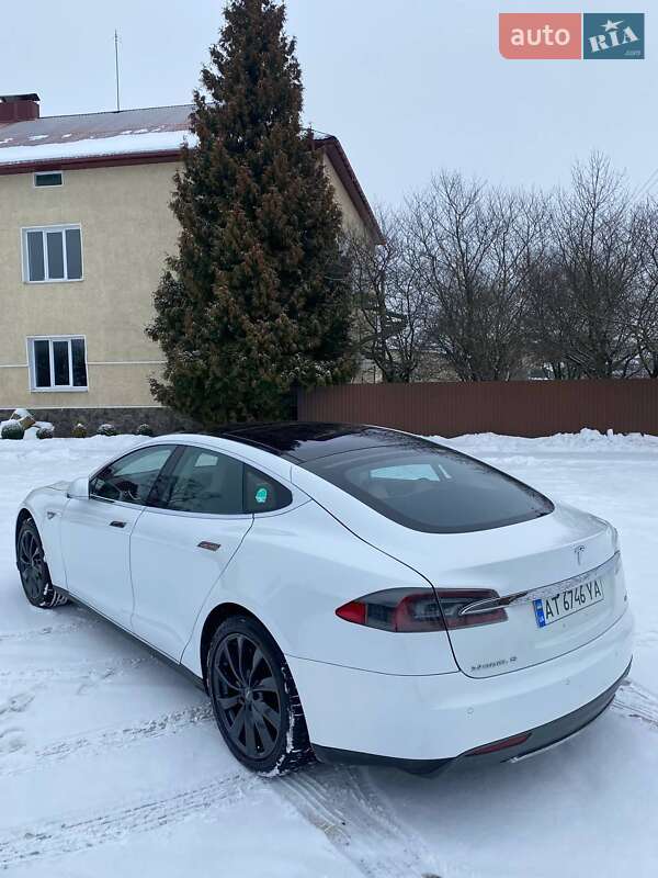 Лифтбек Tesla Model S 2013 в Ивано-Франковске