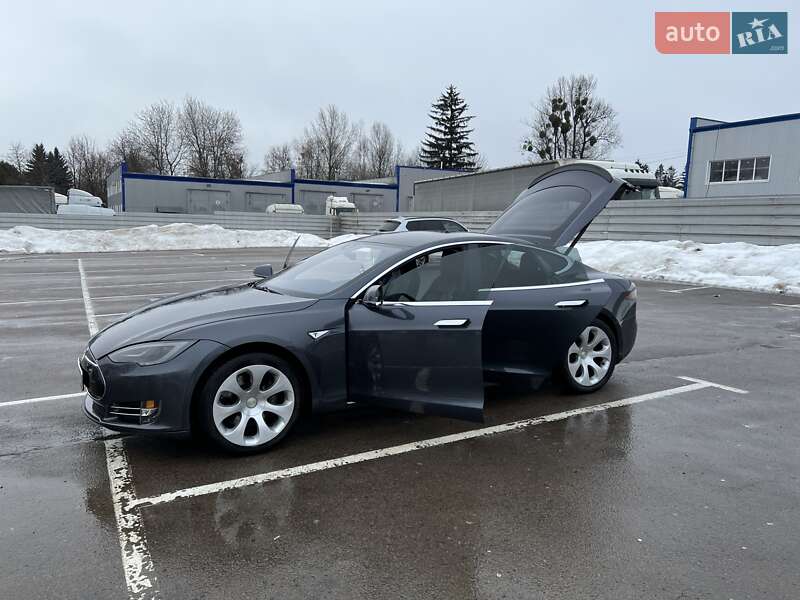 Лифтбек Tesla Model S 2014 в Ровно