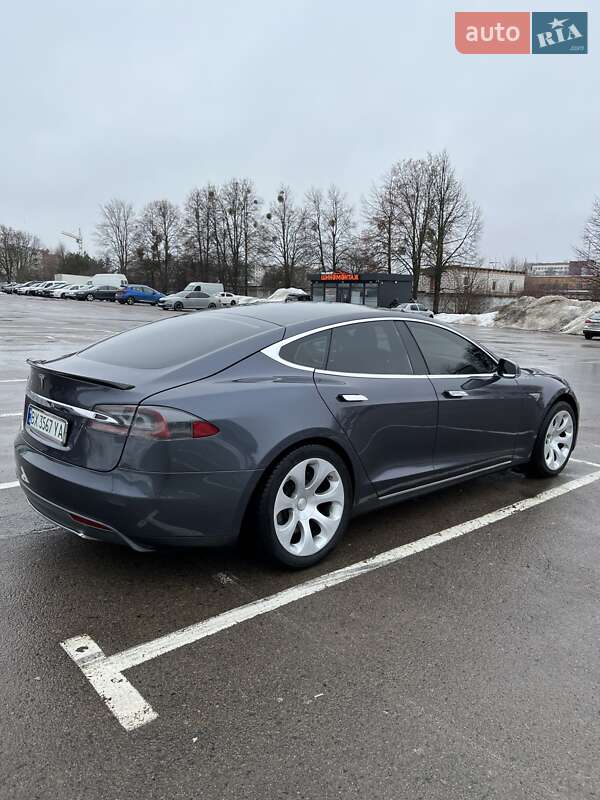Лифтбек Tesla Model S 2014 в Ровно