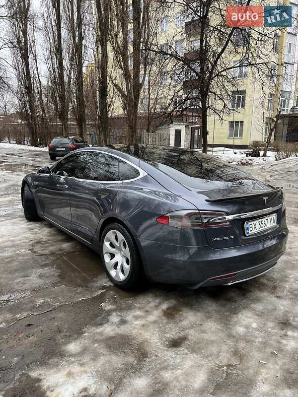 Лифтбек Tesla Model S 2014 в Ровно