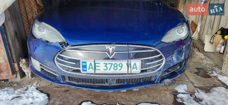 Ліфтбек Tesla Model S 2016 в Кривому Розі