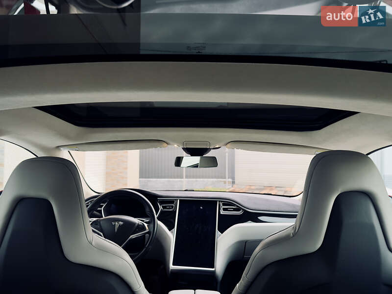 Ліфтбек Tesla Model S 2015 в Одесі