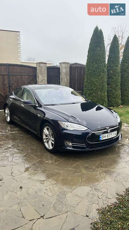 Лифтбек Tesla Model S 2014 в Одессе